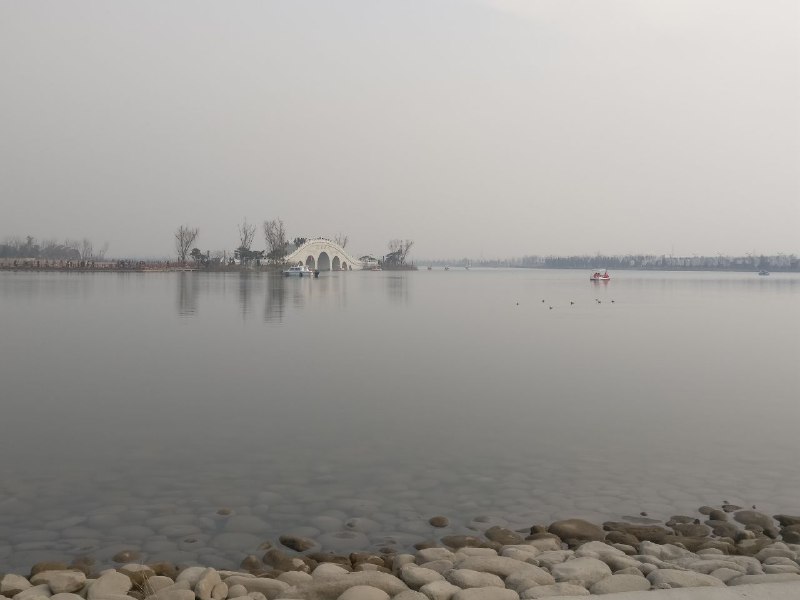 2018年第一天，去了昆明池看了看，很荒，估计两年后再去会好很多